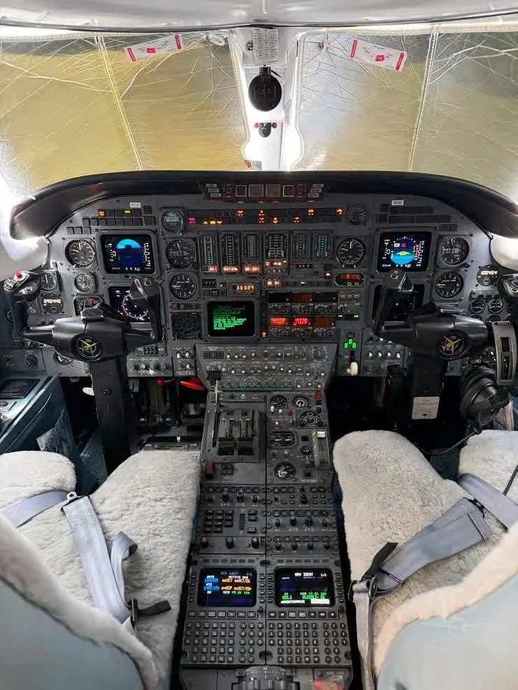 Cockpit and instrument panel of a 1987 CESSNA CITATION III.