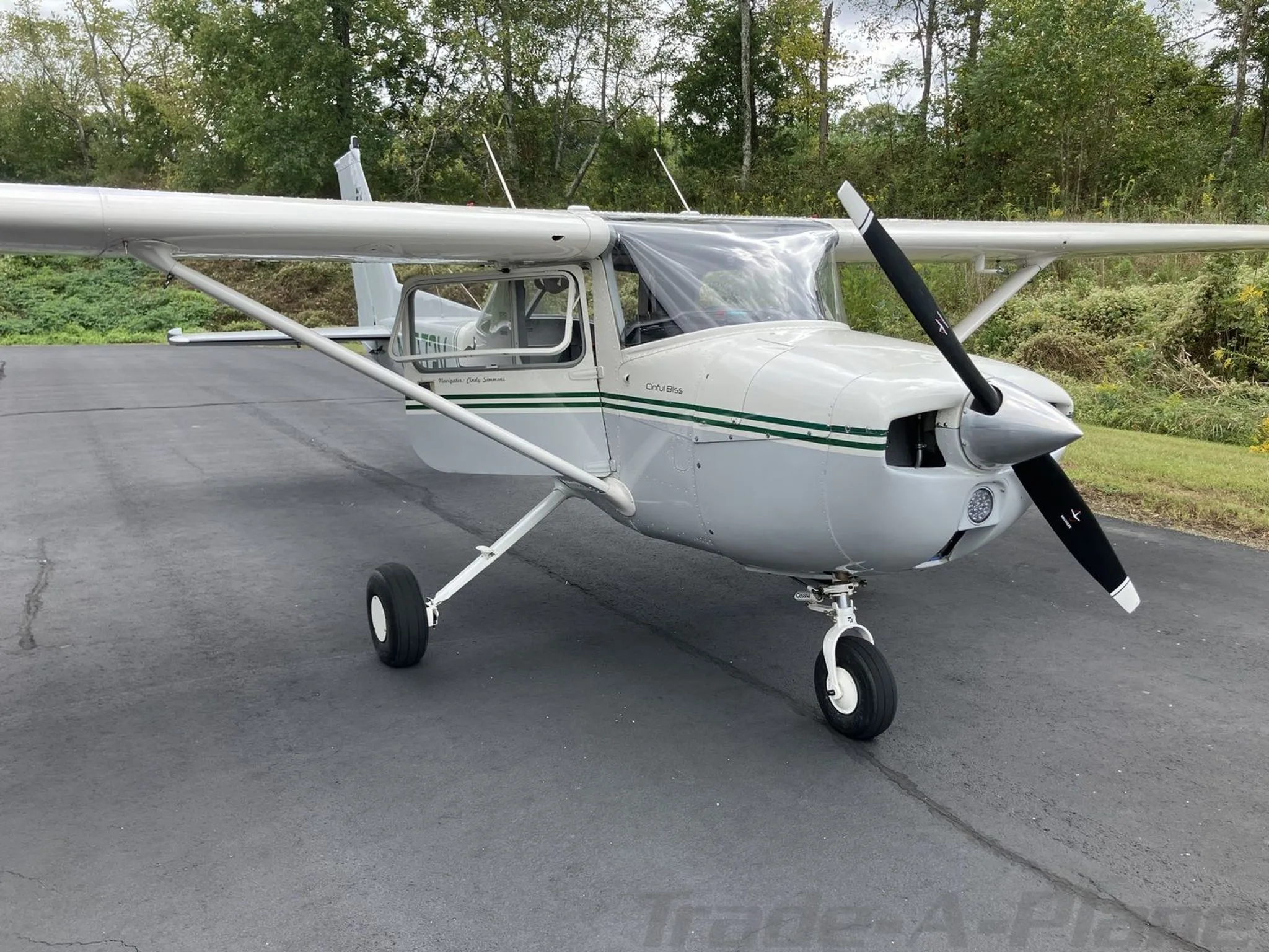 Exterior view of a 1975 CESSNA 150M, N3372V.