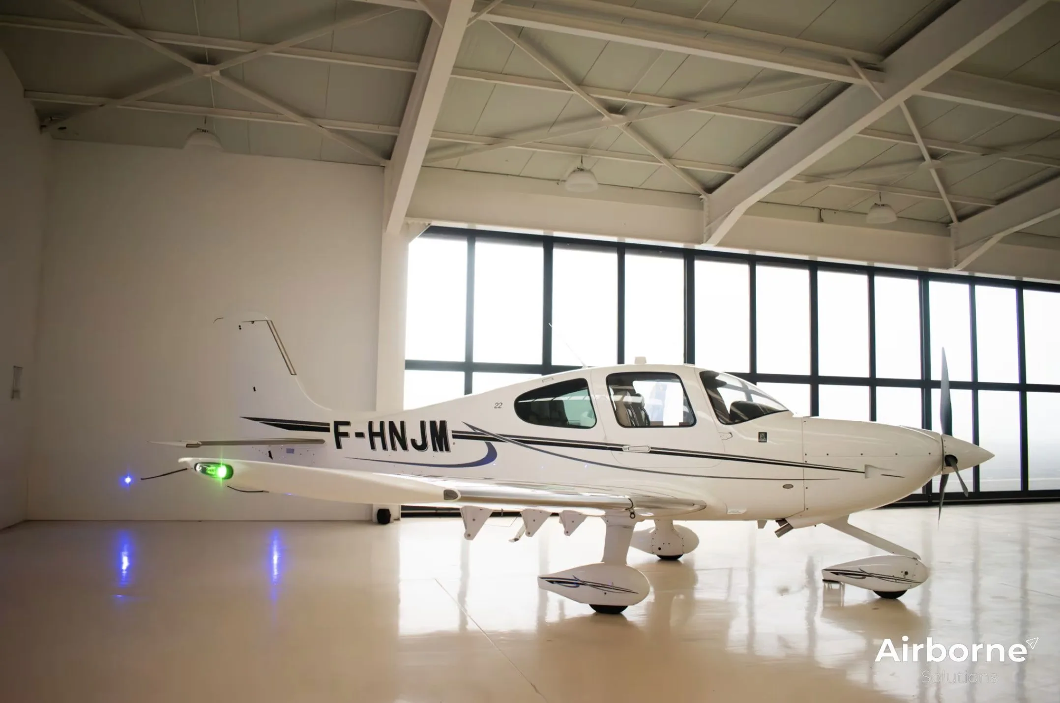 Exterior view of a 2016 Cirrus SR22T G5.