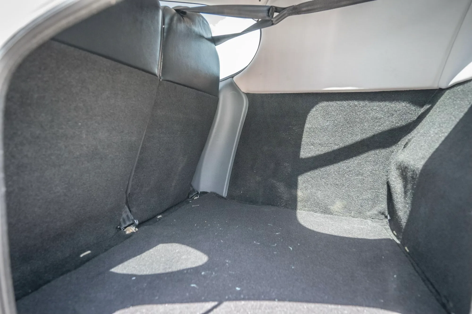 Cabin interior of a 2006 Cirrus SR22-G2 GTS.