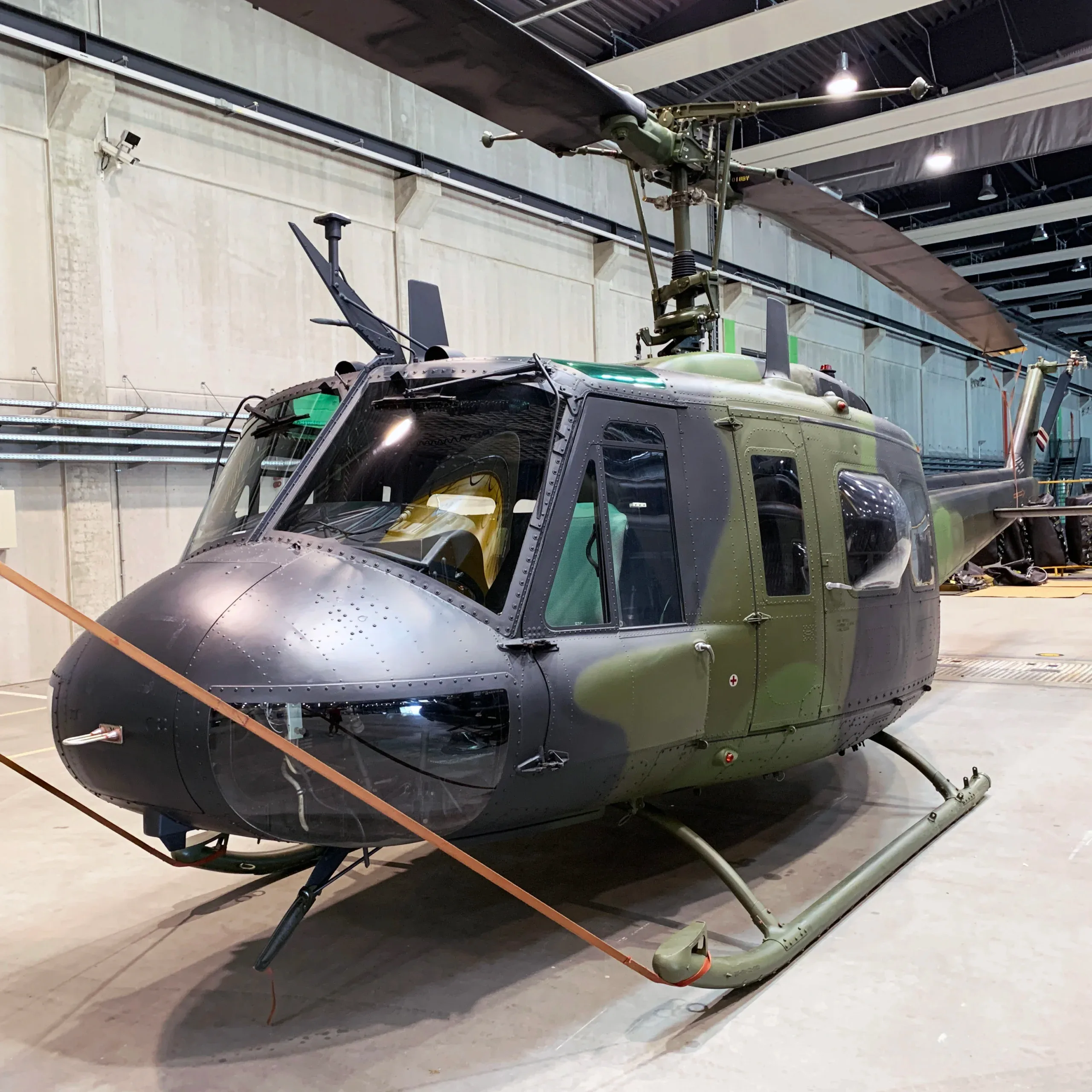 Exterior view of a Bell UH-1 Iroquois, tamb&eacute;m conhecido como Huey, UH-1D.
