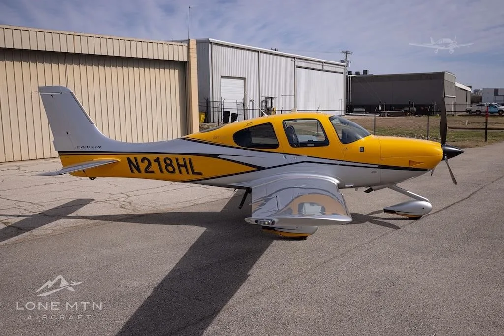 Exterior view of a 2016 CIRRUS SR22-G5 TURBO, N218HL.