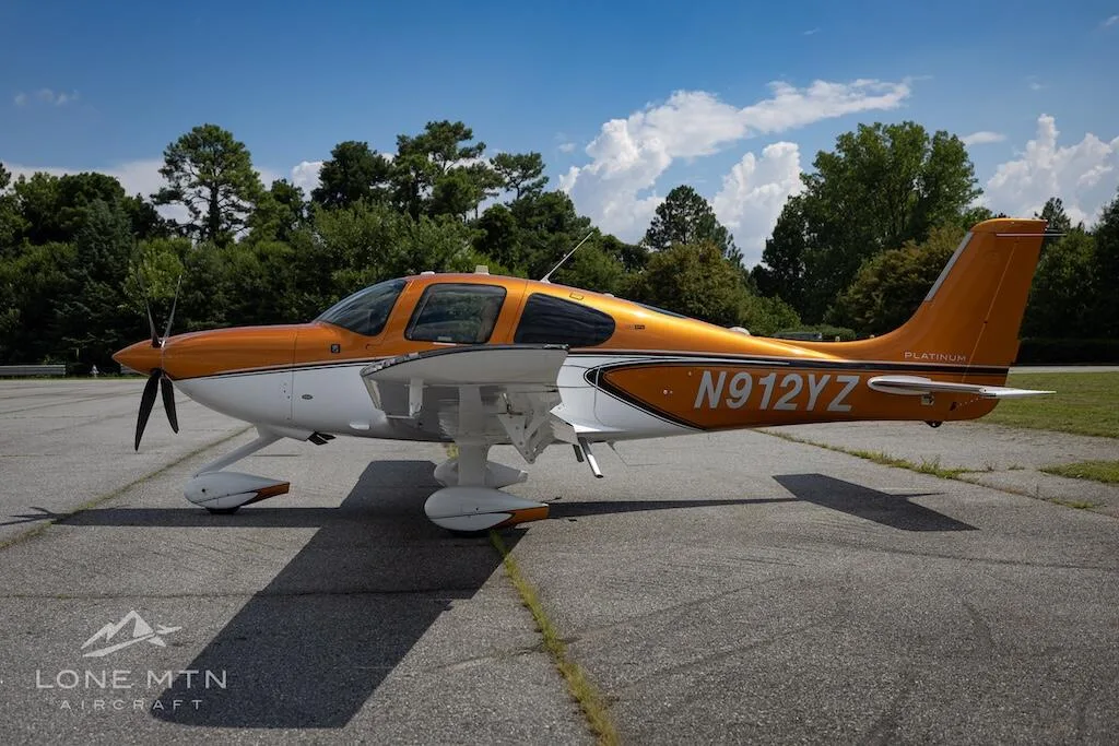 Exterior view of a 2023 Cirrus SR22T G6 GTS.