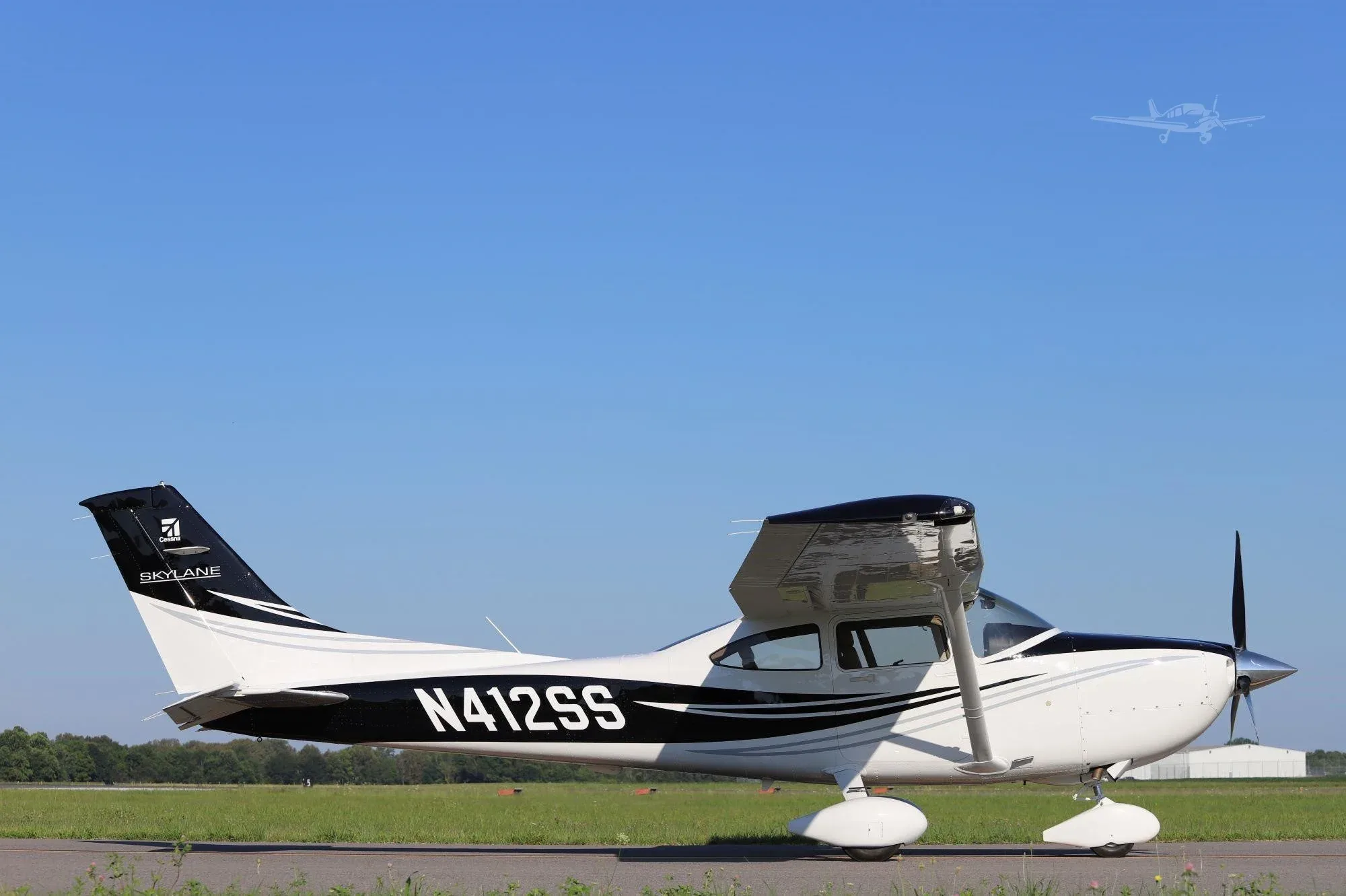 Exterior view of a 2022 Cessna 182T Skylane.