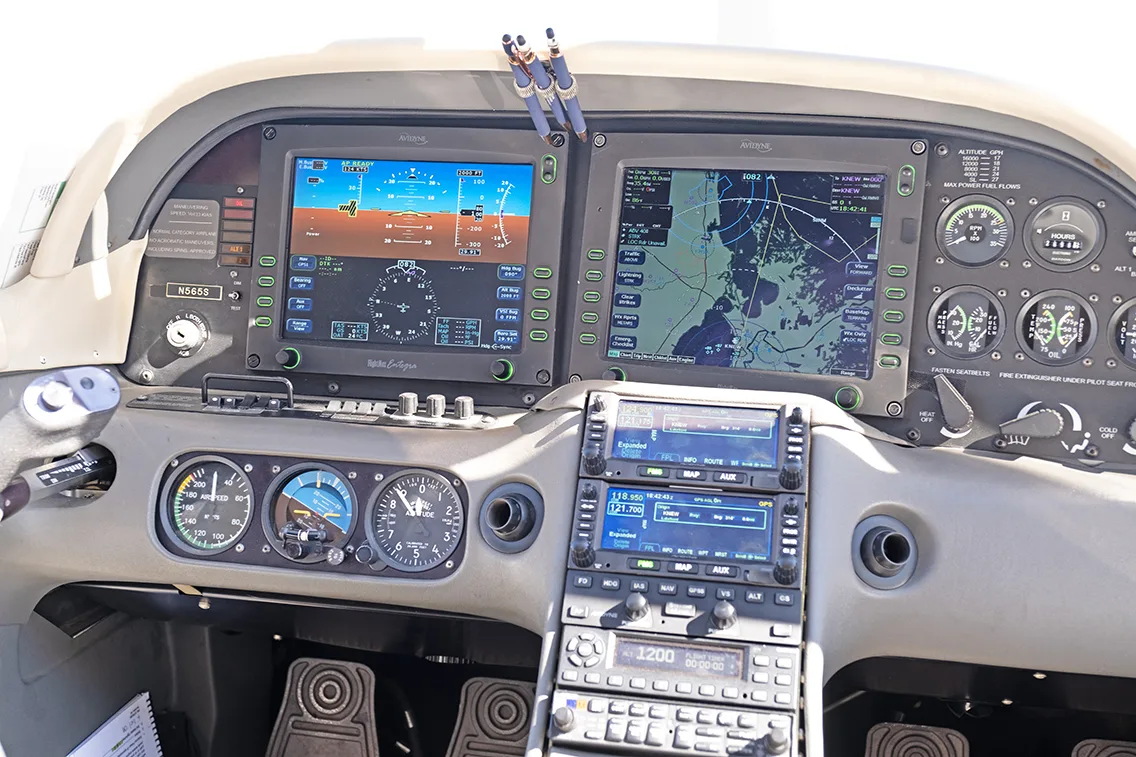 Avionics suite of a 2003 Cirrus SR22.