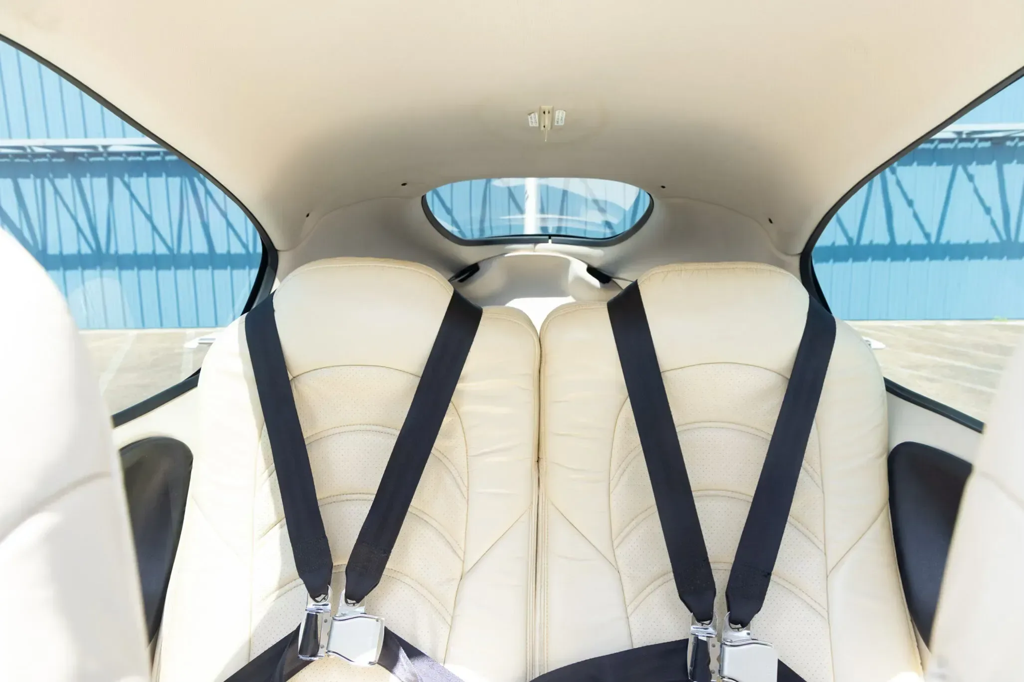 Cabin interior of a 2007 Cirrus SR22.