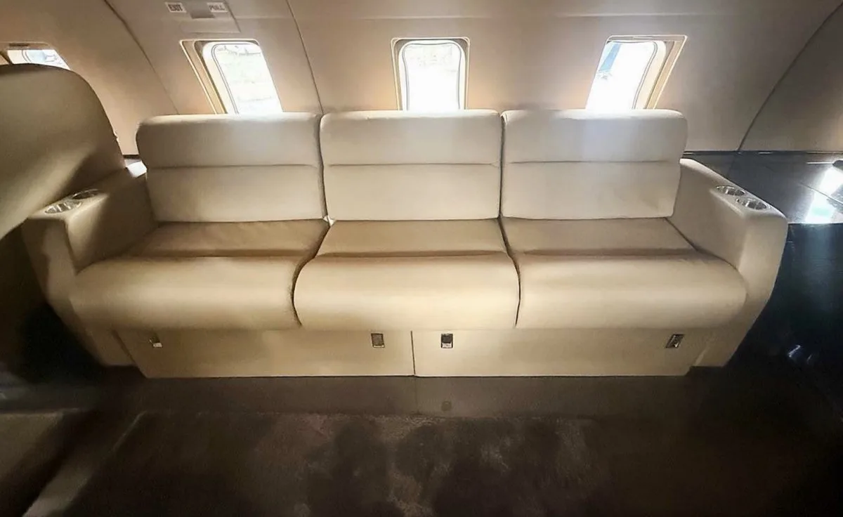 Cabin interior of a 1989 Bombardier Challenger 601-3A SN 5047.