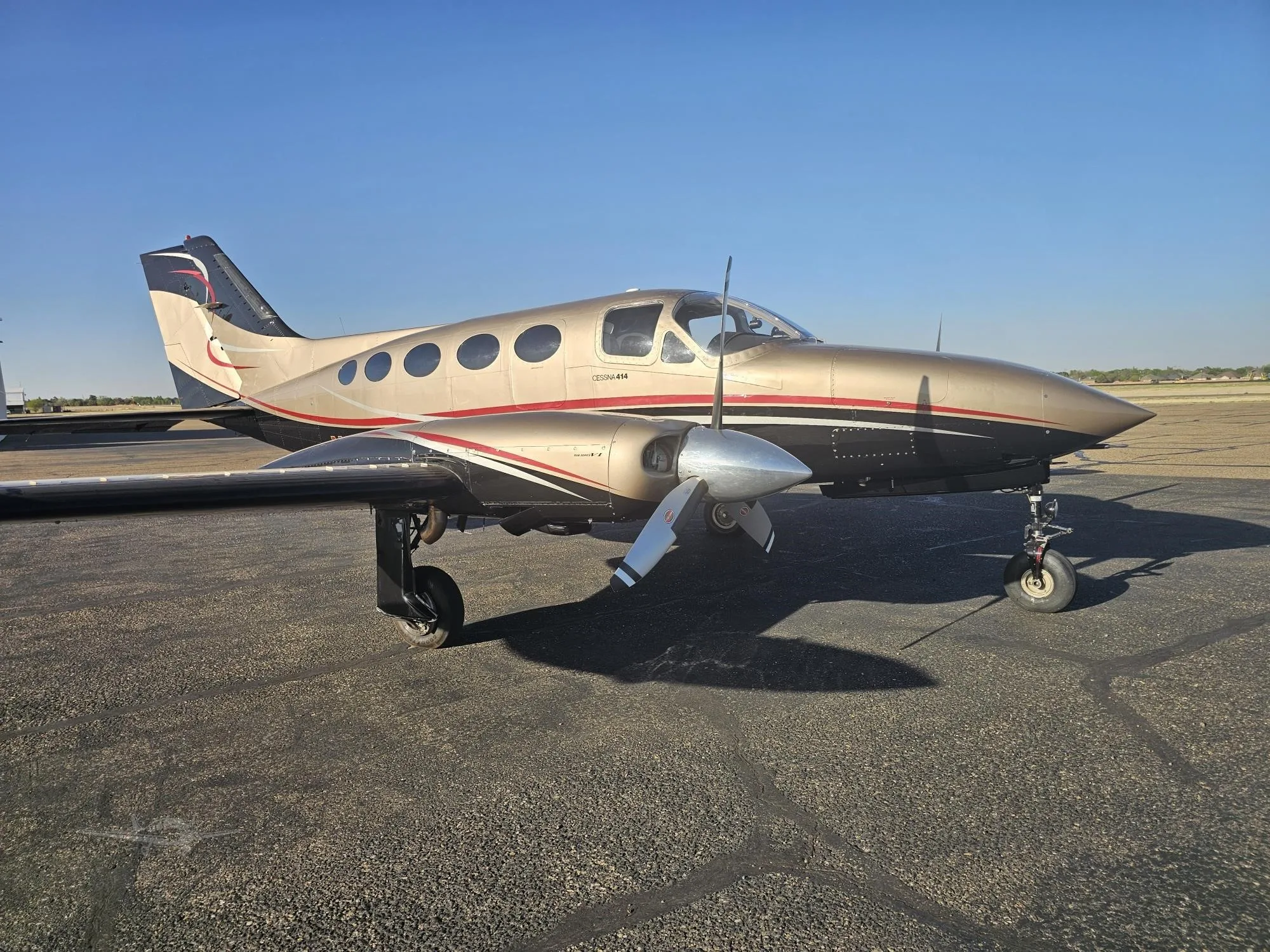 Exterior view of a 1973 CESSNA 414, N1637T.