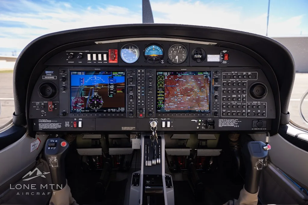 Avionics suite of a 2020 Diamond DA40 NG.