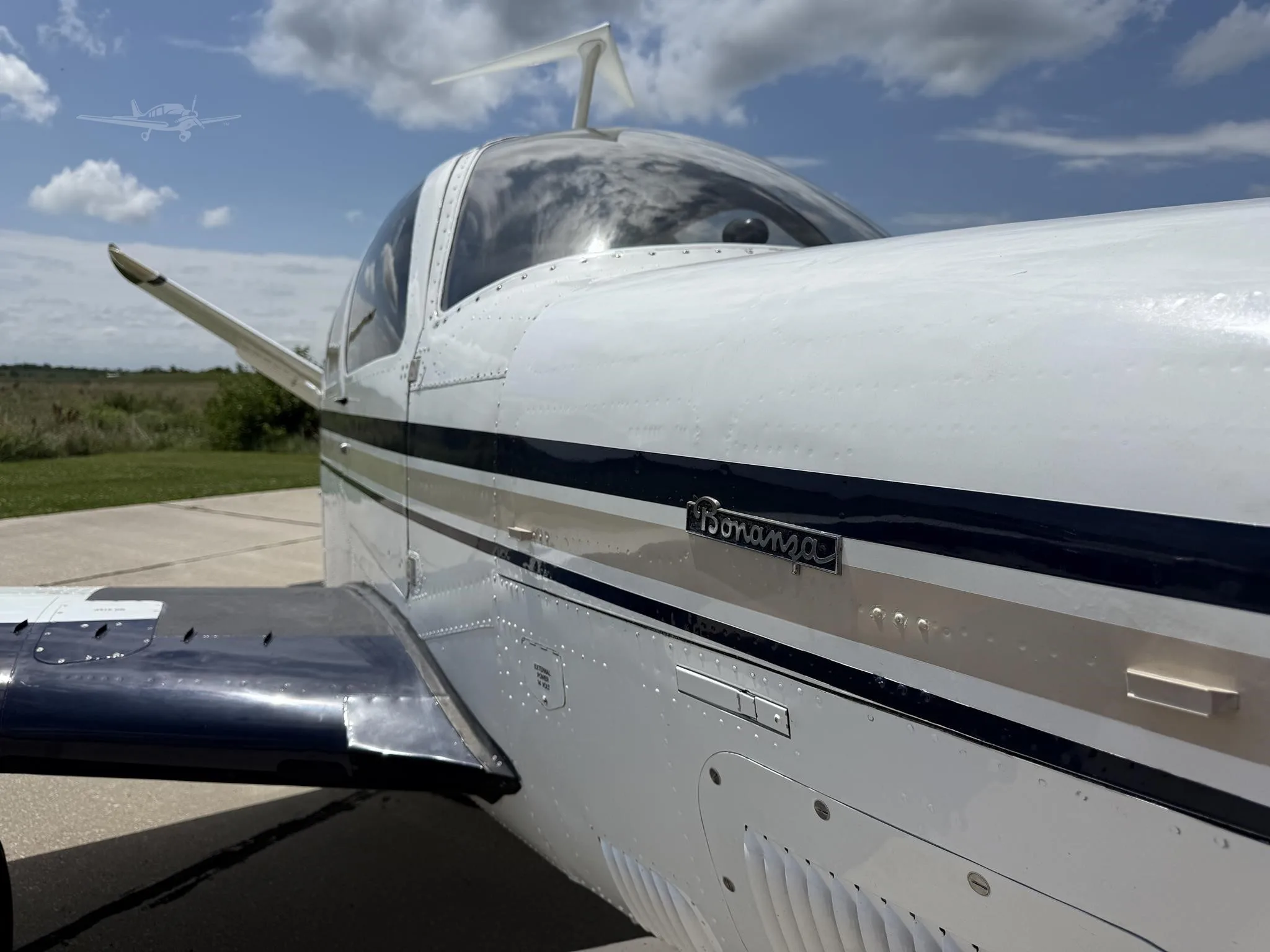 Exterior view of a 1976 BEECHCRAFT V35B BONANZA, N3206L.