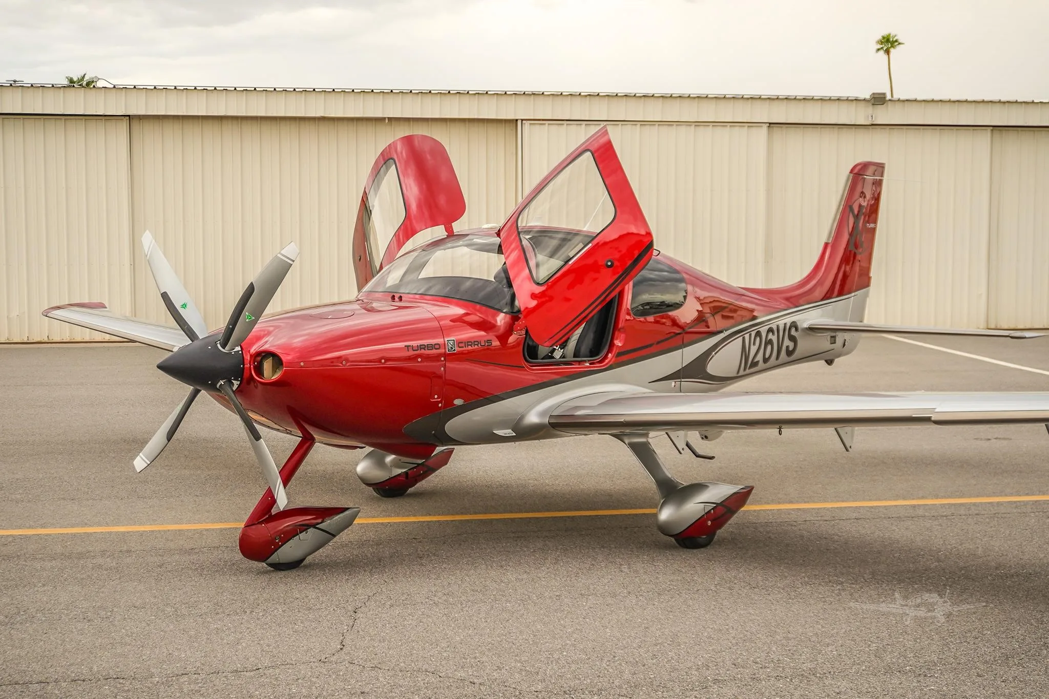Exterior view of a 2009 CIRRUS SR22-G3 TURBO, N26VS.