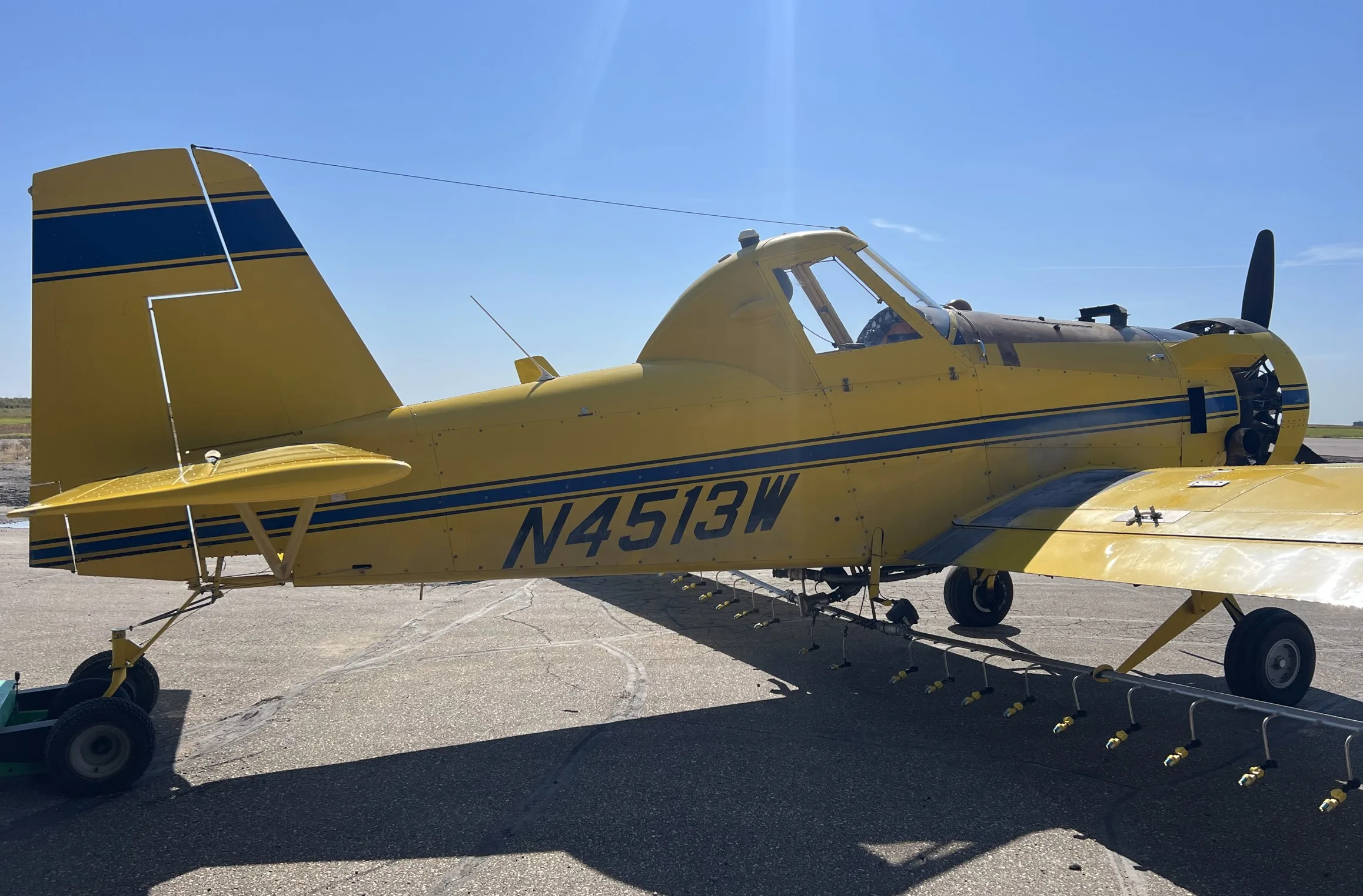 Exterior view of a 1990 Air Tractor AT-401, N4513W.