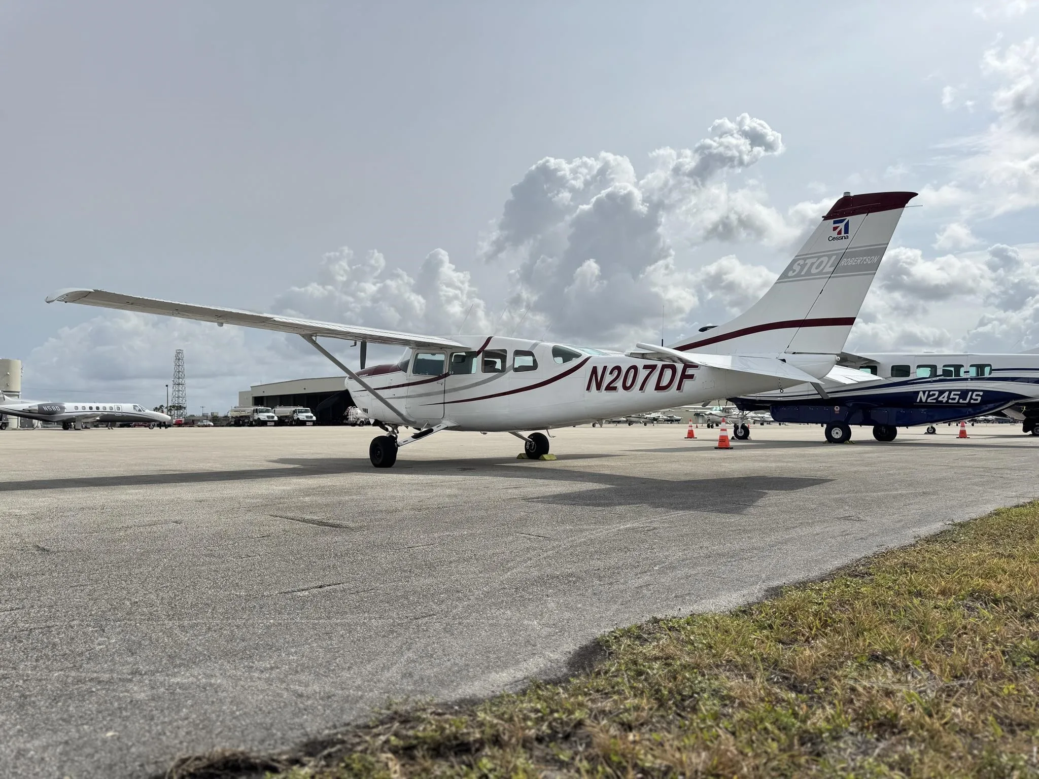 Exterior view of a 1978 CESSNA TURBO 207, N207DF.