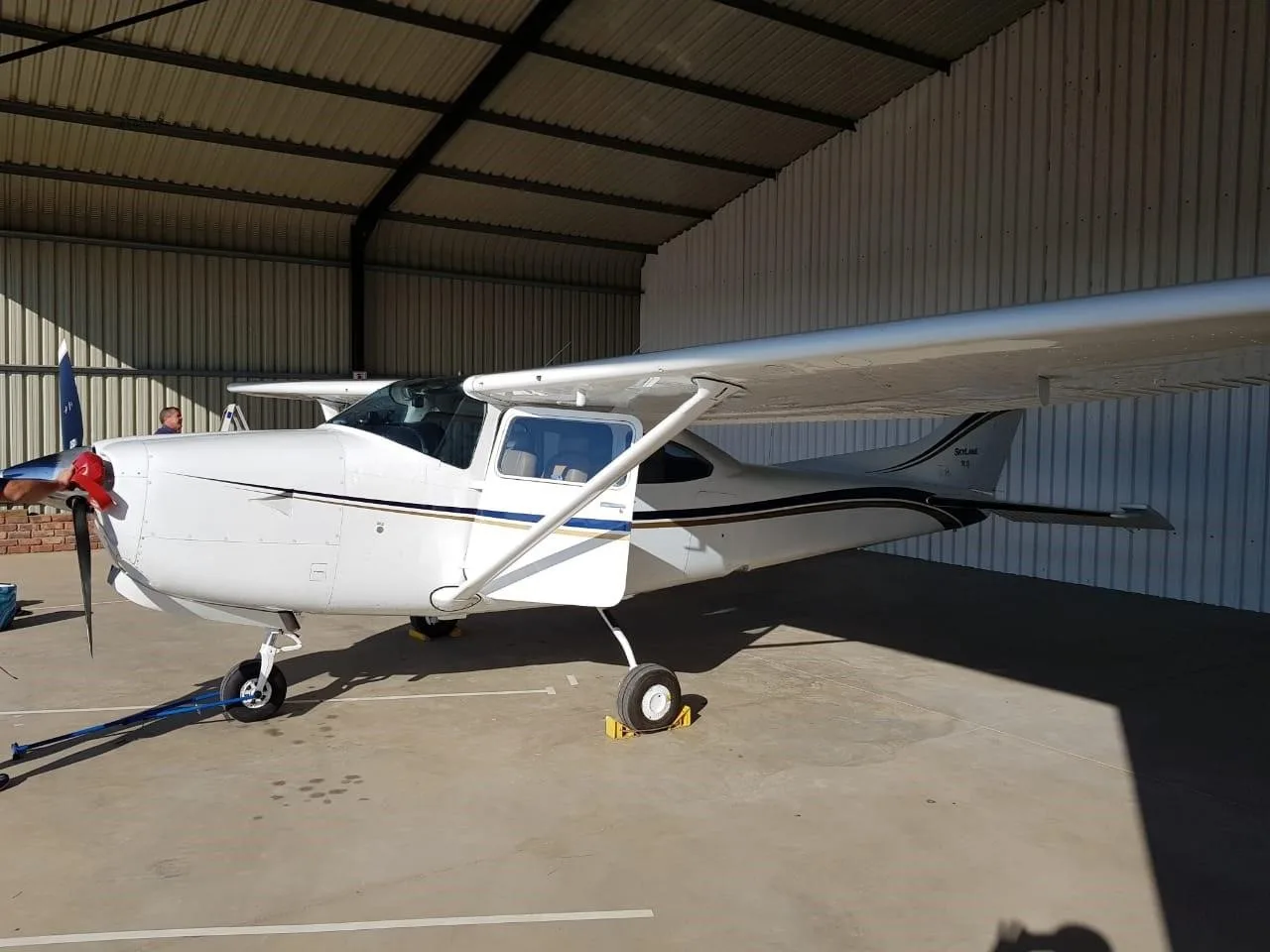 Exterior view of a 1980 CESSNA R182RG SKYLANE.