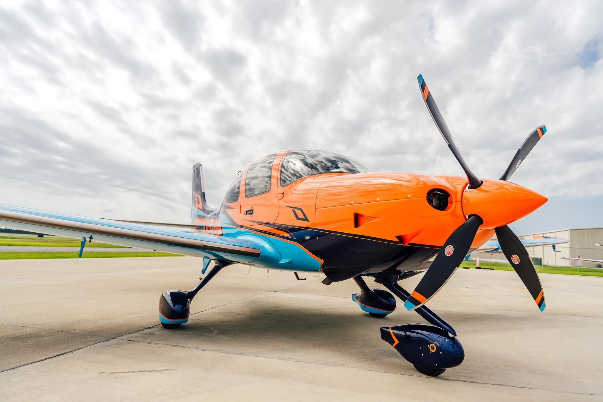 Exterior view of a 2023 CIRRUS SR22-G6 TURBO, N54DT.