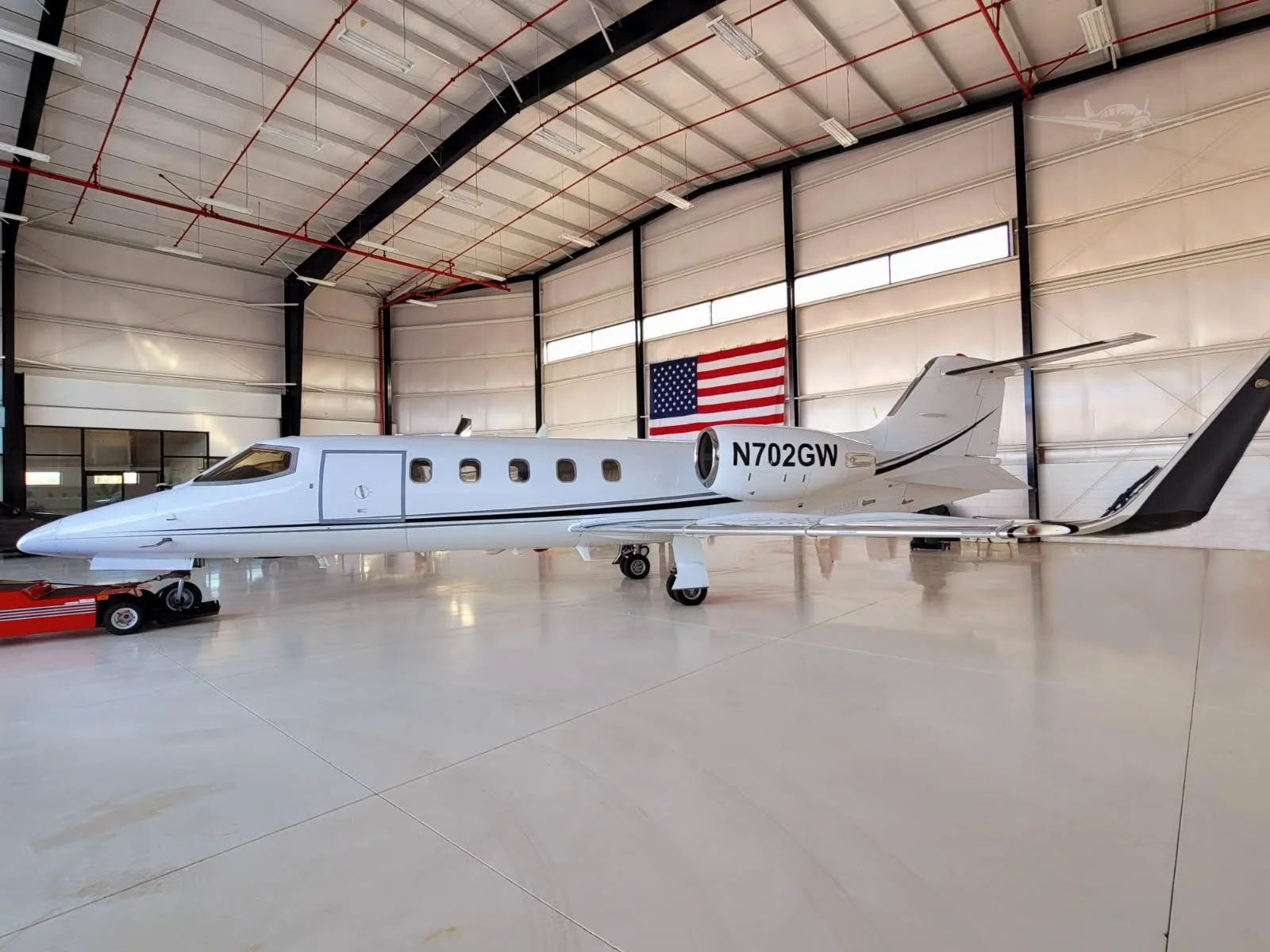 Exterior view of a 1992 LEARJET 31A.