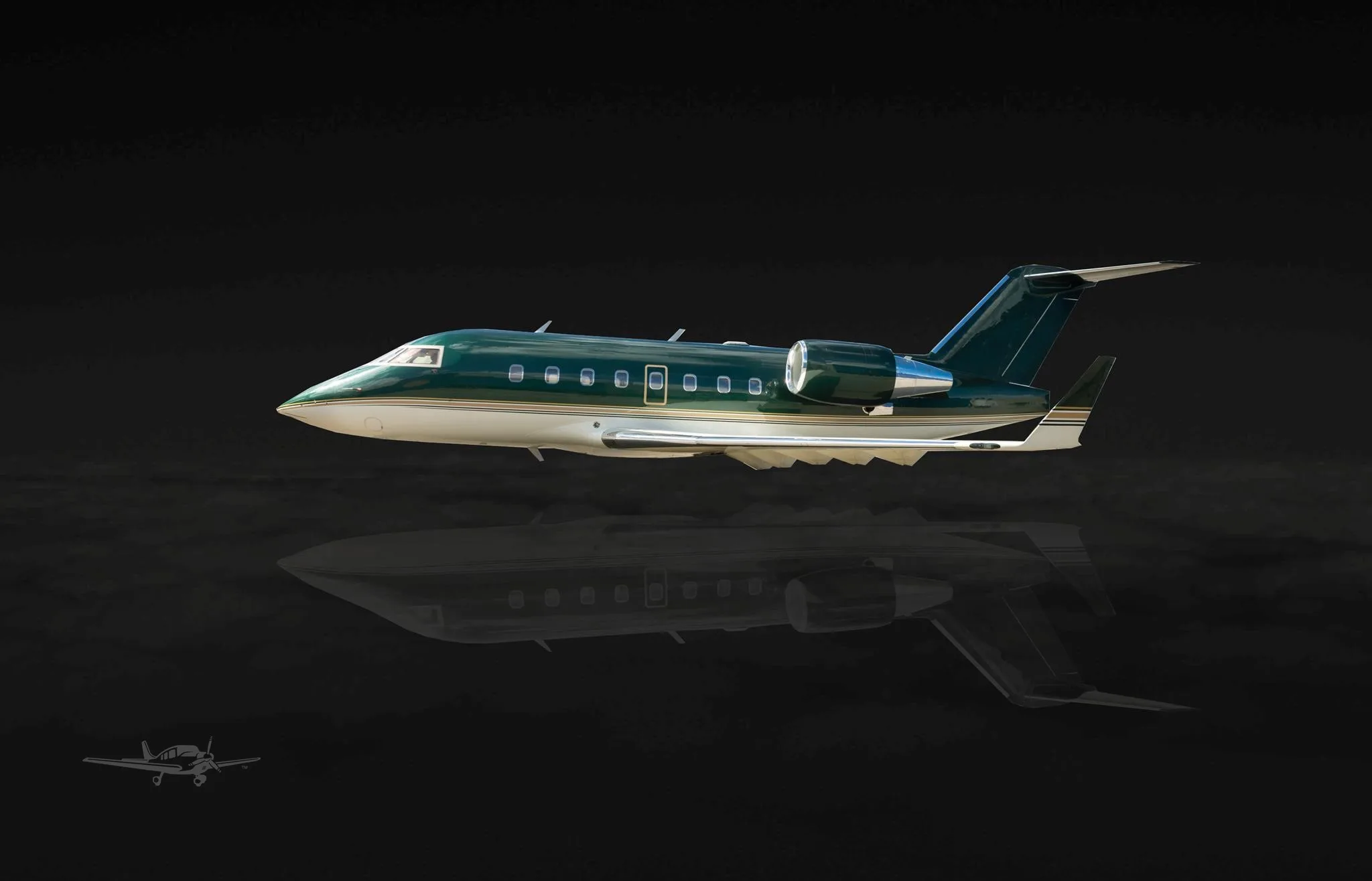 Marketing image of a 2000 BOMBARDIER CHALLENGER 604.