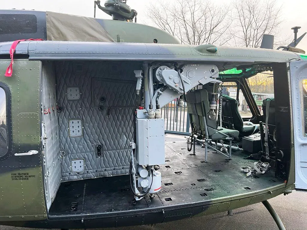 Avionics suite of a Bell UH-1 Iroquois, tamb&eacute;m conhecido como Huey.