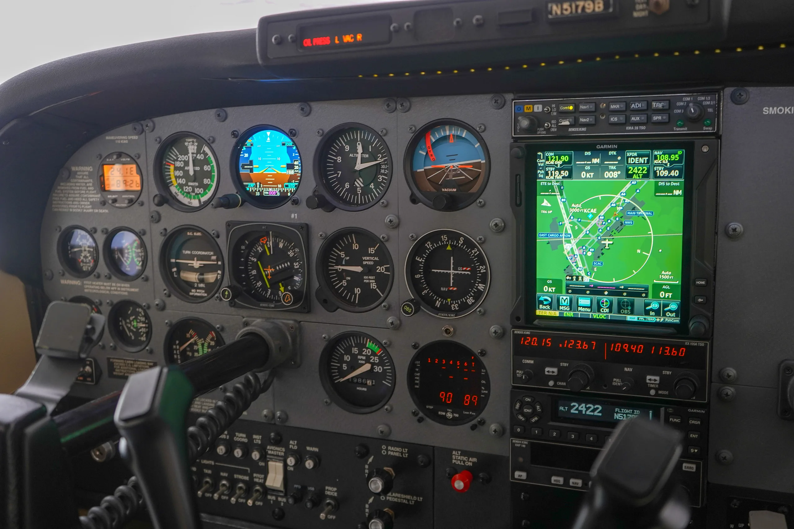 Cockpit and instrument panel of a 2002 Cessna TURBO T182T.