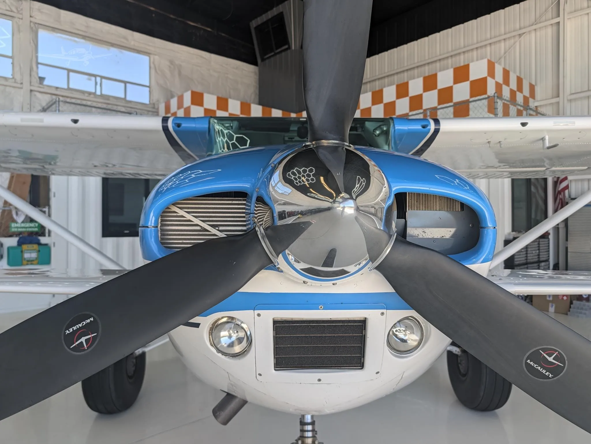 Marketing image of a CESSNA 182 SKYLANE.