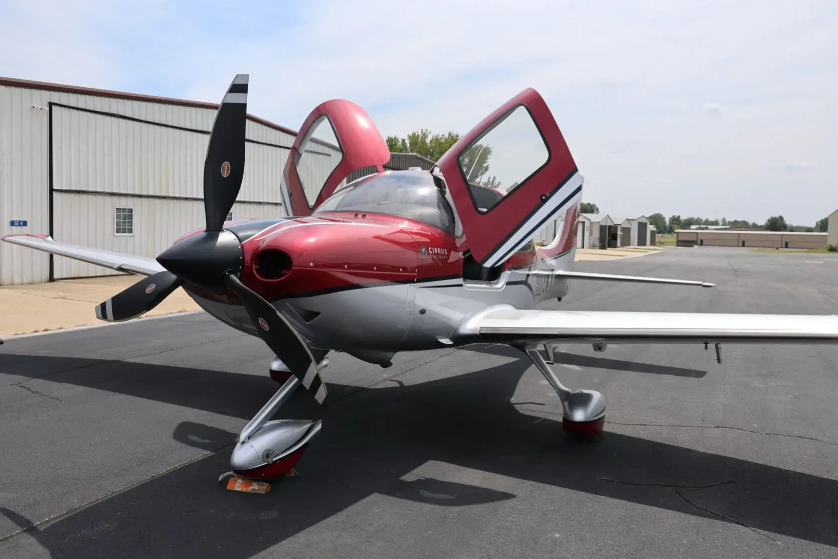 Exterior view of a 2011 Cirrus.
