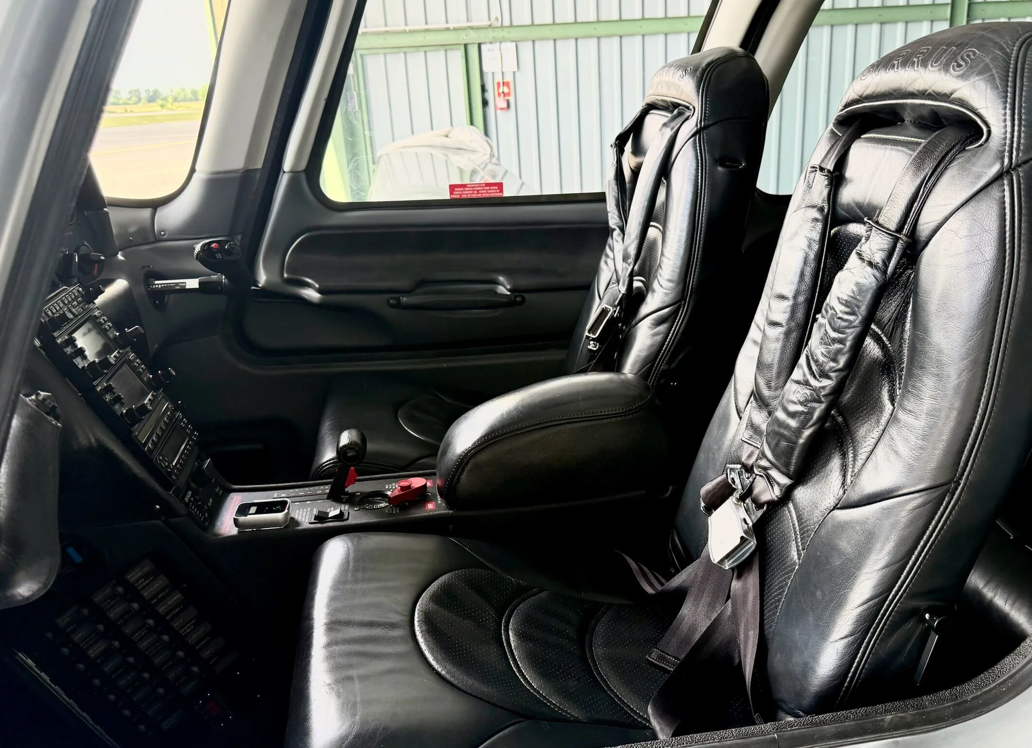 Cabin interior of a 2007 Cirrus SR22-G3 Turbo GTS.